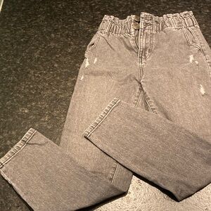 SO Junior’s Gray Distressed High-Waisted Mom Jeans 0/24